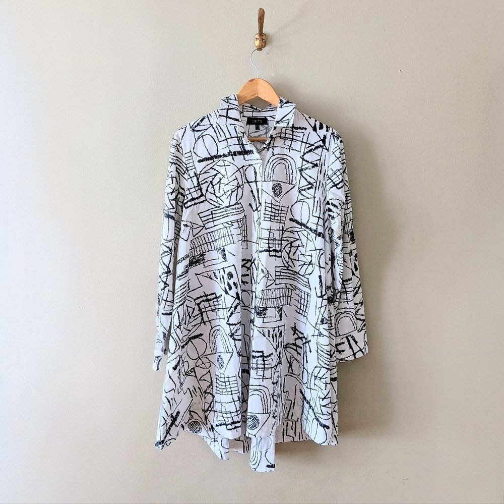 Black and White Geometric Print Tunic
